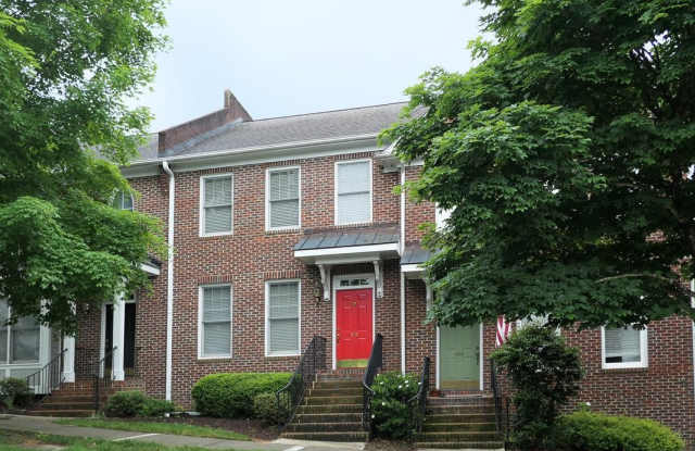 926 Edgewater Circle - 926 Edgewater Circle, Chapel Hill, NC 27516