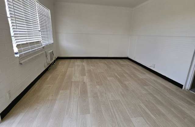 IMPERIAL CORNER APARTMENTS -$299 Move-In Special! Gallery 3