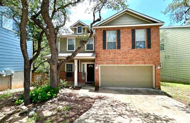 *MOVE IN SPECIAL* Charming 3BD/2.5BA With Deck — Loop 1604 & Potranco! photos photos
