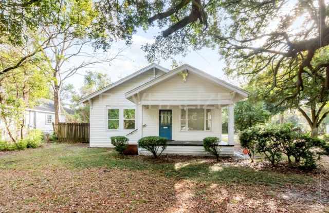 Updated 3 Bed 2 Bath with Large Fenced Yard photos photos