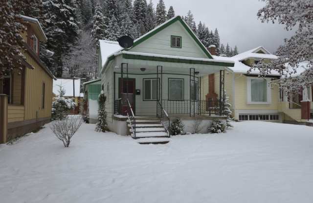 Nice house with a huge garage - 120 Bank Street, Wallace, ID 83873