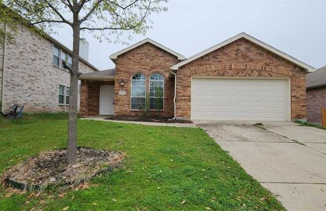 2304 Hayes Street - 2304 Hayes Street, McKinney, TX 75071