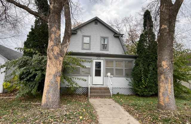 Spectacular 3 bedroom, 1 bathroom home in the peaceful community of White Bear Lake, Minnesota - 4660 Bald Eagle Avenue, White Bear Lake, MN 55110