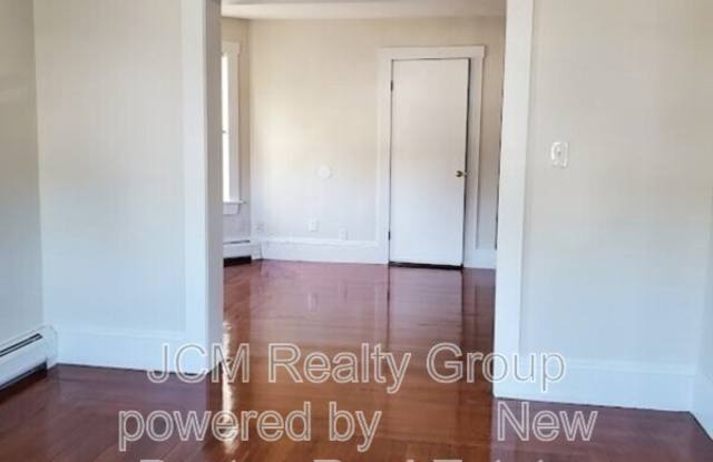 870 Moody Gallery 3
