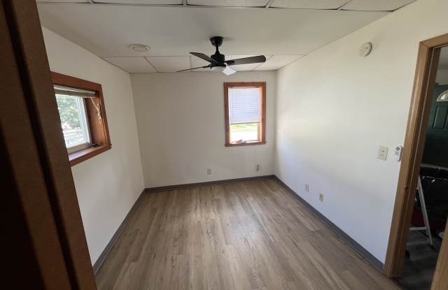 418 Manitowoc Street Gallery 4