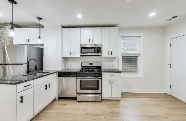 2437 West Taylor Street - 2 photos photos
