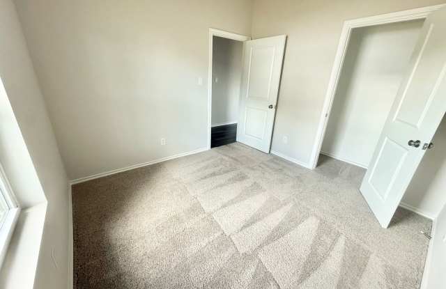 Elegant 4-bed/2-bath! Gallery 4