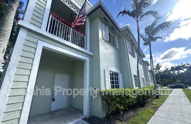 2731 NE 3rd Dr photos photos