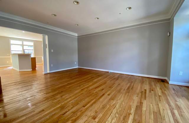 310 HIGHLAND RIDGE AVENUE Gallery 3