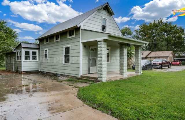 1325 South Palisade Street photos photos