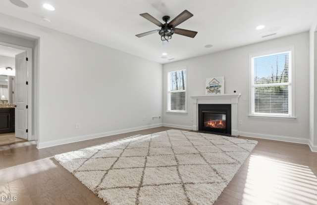 721 Vine Pond Court Gallery 3