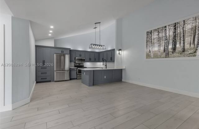 1050 Summit Trail Cir Gallery 3