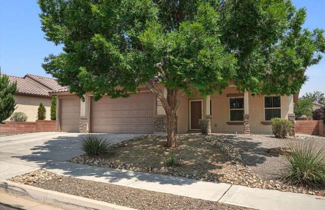 Available Now | Beautiful | Spacious 3 Bed/ 2 Bath| 3- Car Garage | Rio Rancho Gallery 4