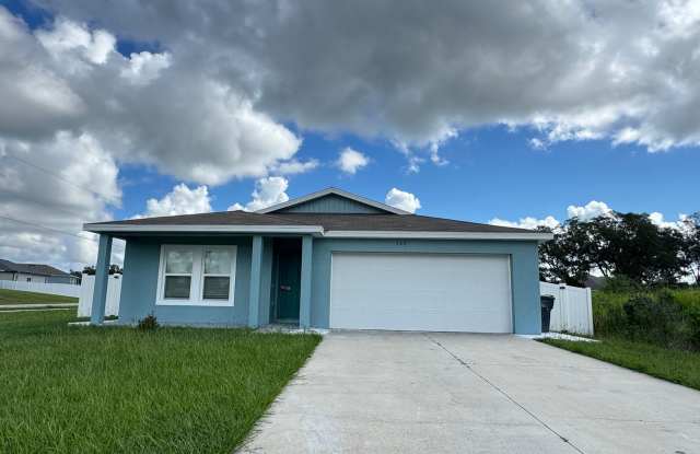 Stunning 4 Bedroom, 2 Bathroom Home in Poinciana!! photos photos