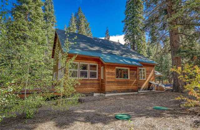 Mountain Elevated Retreat | Truckee, CA Gallery 4