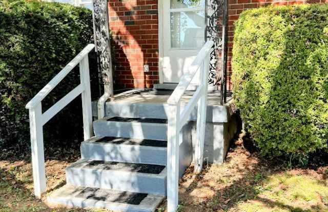 917 B Thomas Avenue photos photos