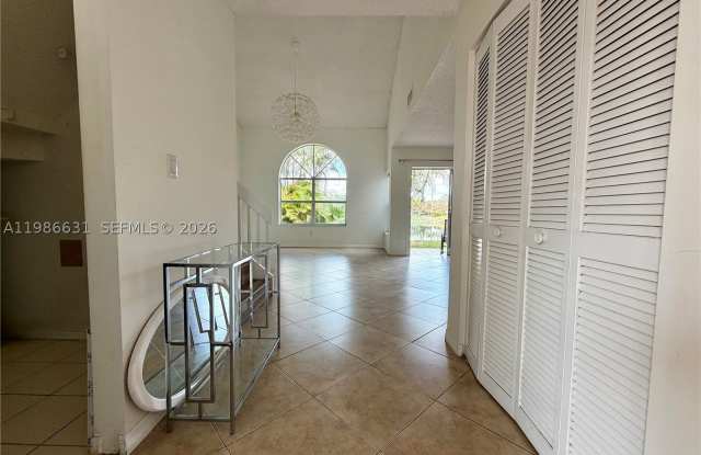 12619 NW 11th Pl Gallery 4