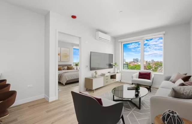 665 North May St. photos photos