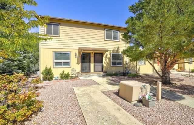 2 bedroom, 2 bath townhome in Prescott with new paint and flooring Gallery 1