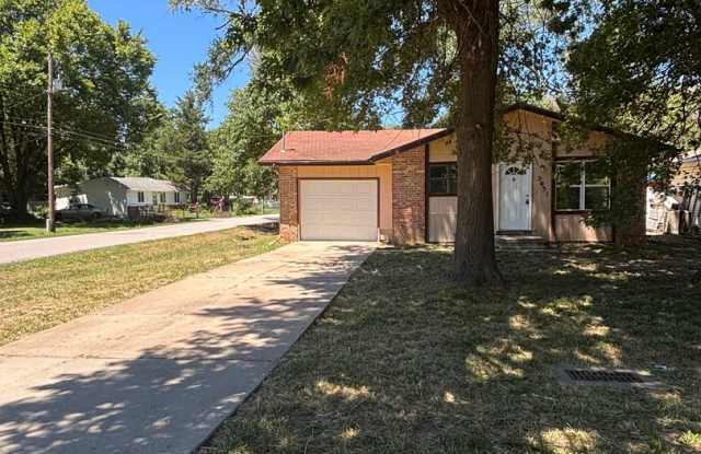 Available Now 3 bedroom 1.5 bathroom 1 car garage! photos photos