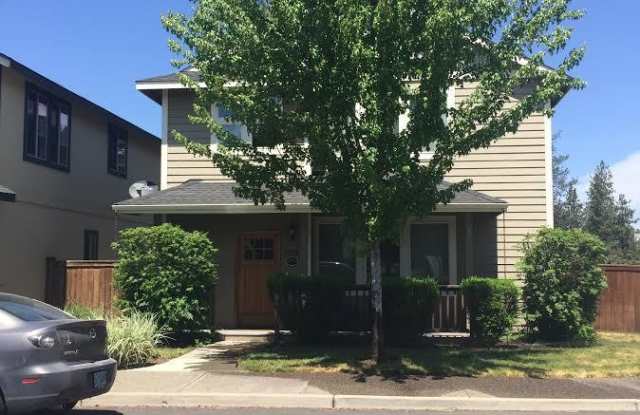 PET FRIEDNLY HOME Near Old Mill District, quiet neighborhood. photos photos