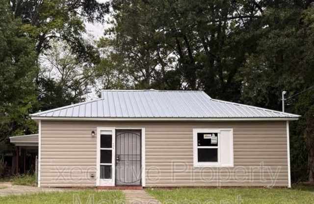 109 Houston Drive Gallery 1