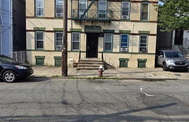 80 WEST 18TH ST photos photos
