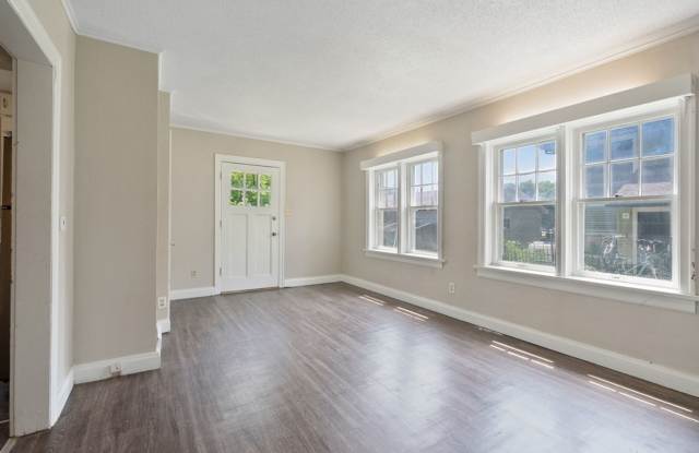 1317 State St - Cedar Falls photos photos