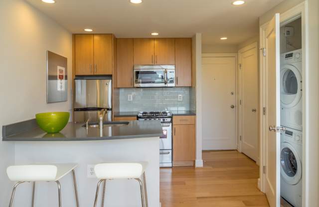 Sutton Plaza Apartments photos photos
