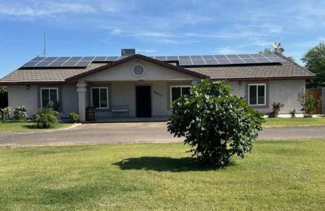 NO HOA, PLUS PARKING FOR MULTIPLE VEHICLES AND TOYS! photos photos