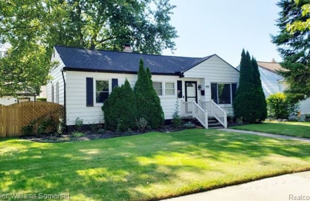 800 CHIPPEWA Street - 800 Chippewa Street, Mount Clemens, MI 48043