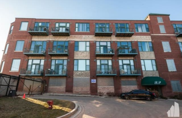 2222 W DIVERSEY - 2222 West Diversey Avenue, Chicago, IL 60618