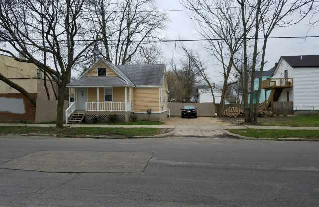 Charming Home In A Friendly Neighborhood - Grand Rapids, MI Gallery 3