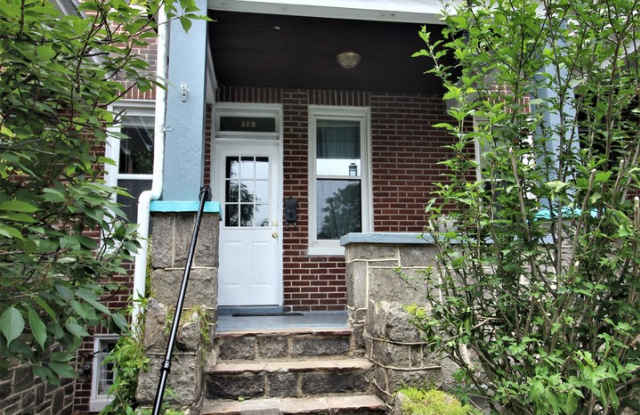 2026/2027 JHU Off-Campus 3bd/1ba Rowhouse w/ W/D  rear yard! -Available 6/9/26 photos photos