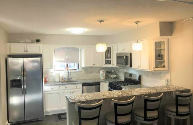 25 Beekman Drive - 25 Beekman Drive, Agawam Town, MA 01001