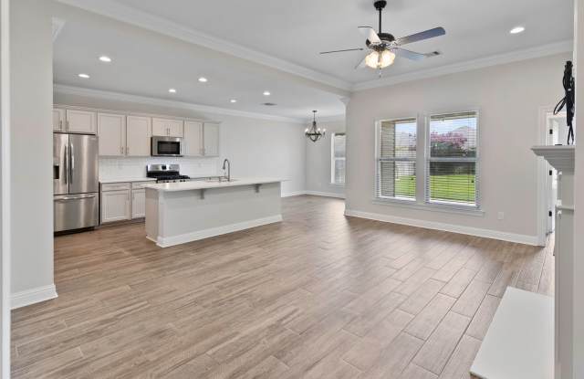 3 Bedroom House Available NOW photos photos