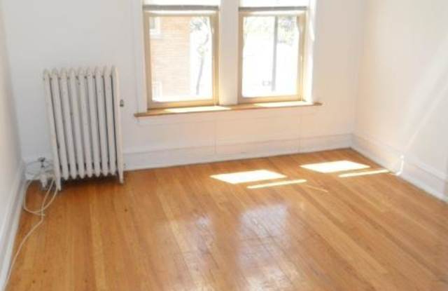 6653 North Ashland Ave. Gallery 4