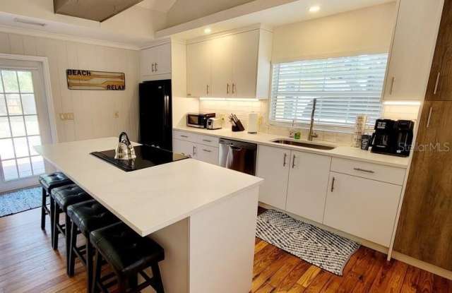 1817 IVANHOE STREET photos photos