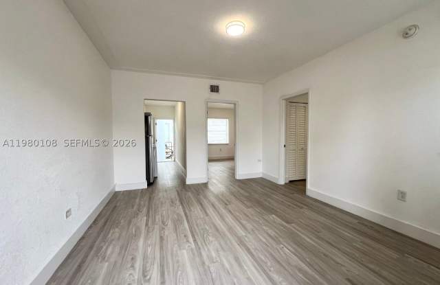 1900 Calais Dr Gallery 2
