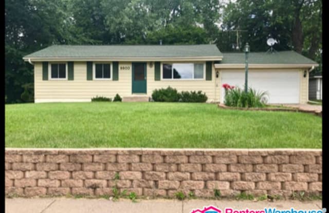 8800 36th Avenue N - 8800 36th Avenue North, New Hope, MN 55427