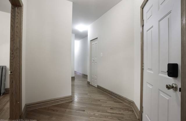 1165 E 54th Street Gallery 3