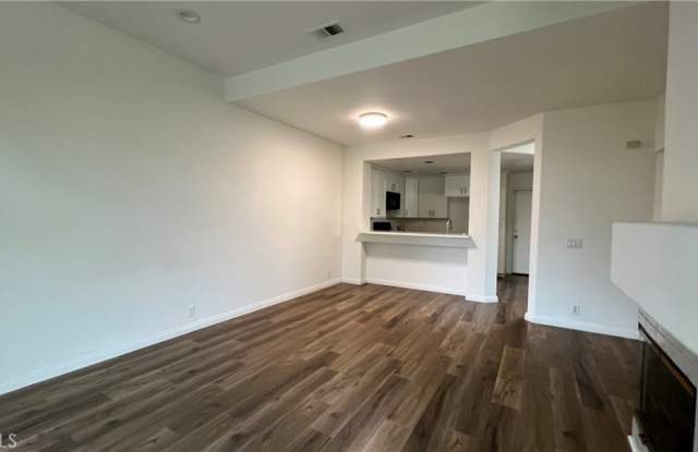 2948 Primrose Lane Gallery 4
