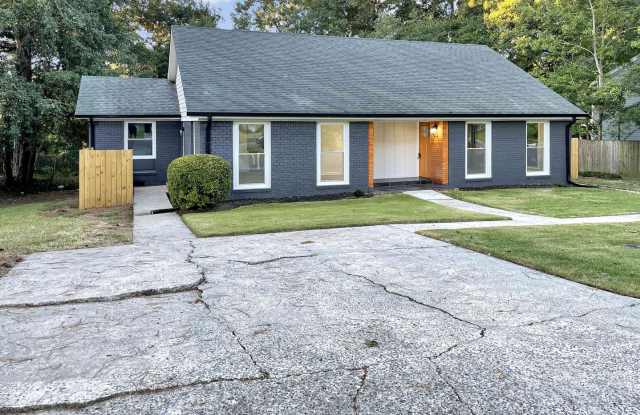Renovated 2BR / 2BA Duplex - 761 Wilson Circle Southwest, Marietta, GA 30064