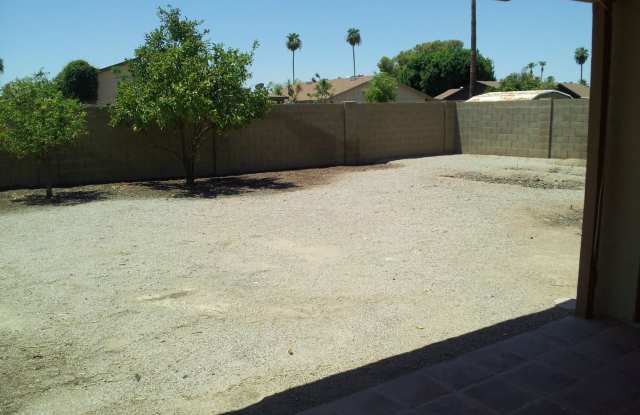 1975 E Richards Drive Gallery 4