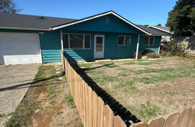 Updated 3+ Bedroom 2 Bath House with Large Fenced In Yard photos photos
