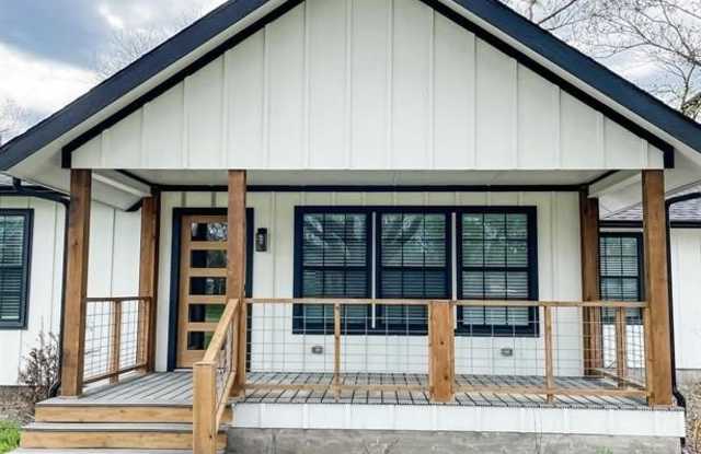 3211 N Central photos photos