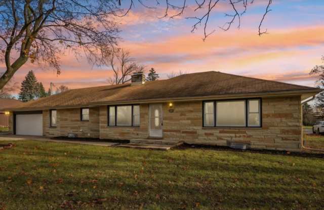 8400 North Port Washington Road - 8400 North Port Washington Road, Fox Point, WI 53217 8400 North Port Washington Road - 8400 North Port Washington Road, Fox Point, WI 53217