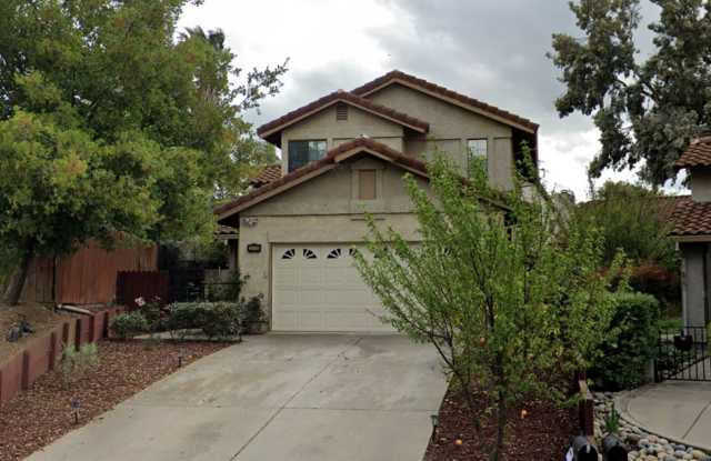 Fantastic Home with 4 Bedrooms in Antioch photos photos