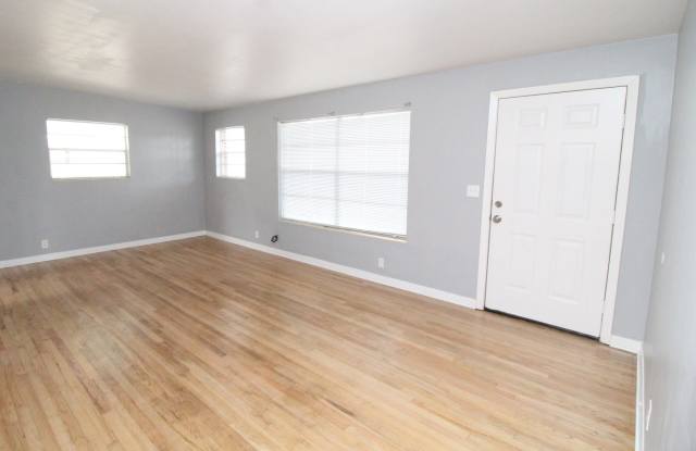 3865 Winona Dr Gallery 3