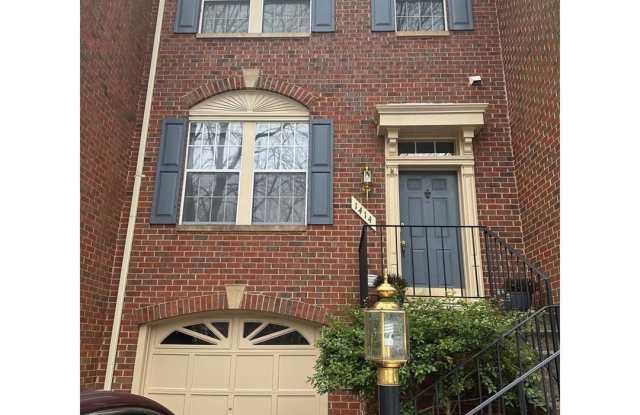 Welcome to this beautifully maintained Reston townhome offering comfort, style, and an unbeatable location. photos photos